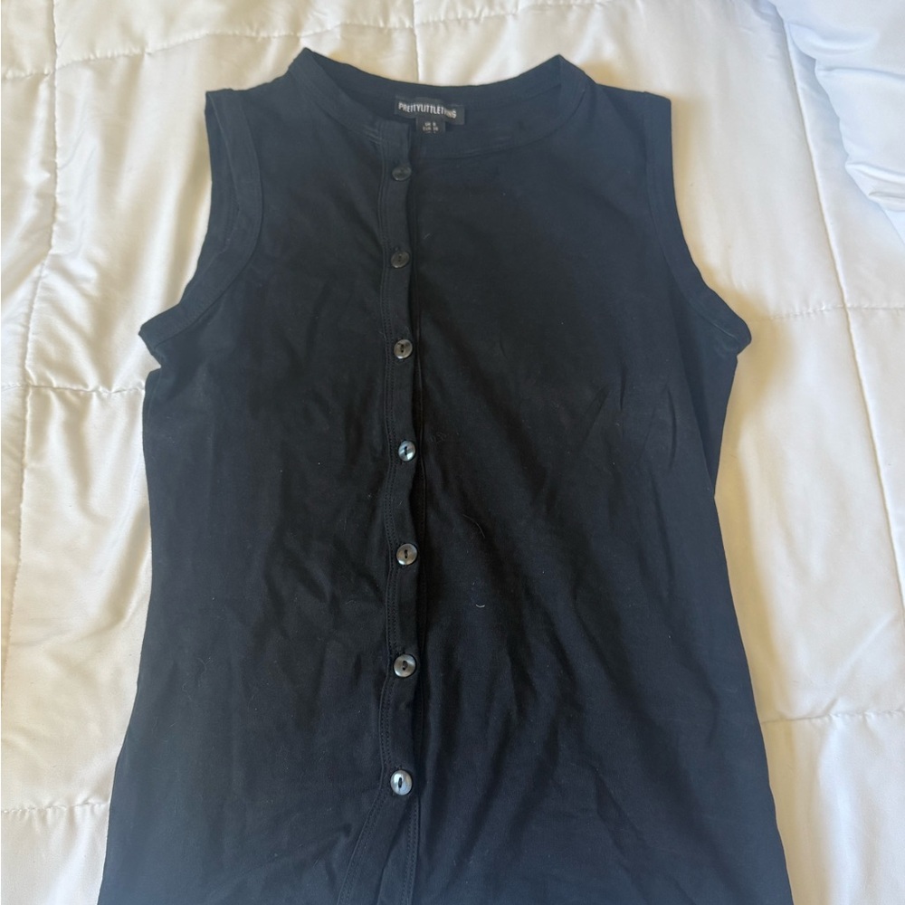 PrettyLittleThing Black Sleeveless Fitted Top with Mandarin Collar
